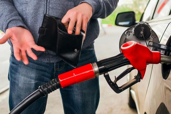 Gasolina e diesel sobem mais do que o esperado após alta de ICMS, aponta ANP