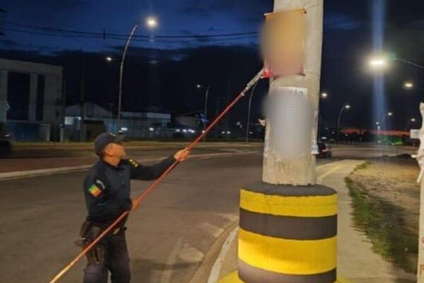 Prefeitura mantém fiscalização para retirar anúncios publicitários