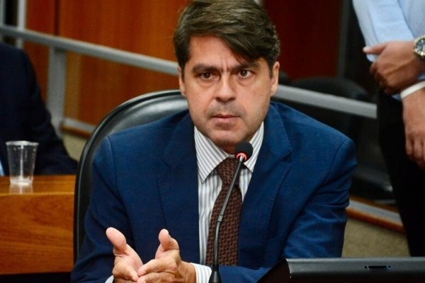 Paulo Câmara questiona liderança de ACM Neto Você manda um zap e ele não responde