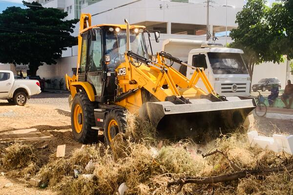 Prefeitura de Juazeiro intensifica limpeza urbana e manutenção em diversos pontos da cidade 1 Sesps2 1