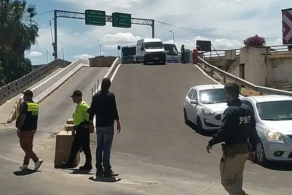 Travessia Urbana Nova rampa de descida da ponte é liberada para melhorar o tráfego