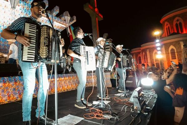 Concerto Santa Sanfona: Petrolina Celebra Sérgio do Forró em Noite de Gala para a Música Nordestina 1 Concerto Santa Sanfona Petrolina Celebra Sergio do Forro em Noite de Gala para a Musica